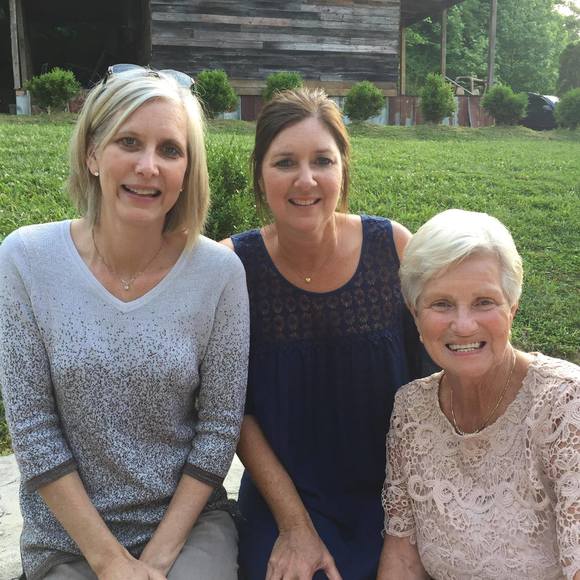 Meet your Posher, Lola - Picture 1 of 1